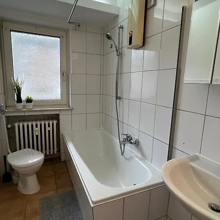 Geraeumige Handwerkerunterkunft Mit Balkon *