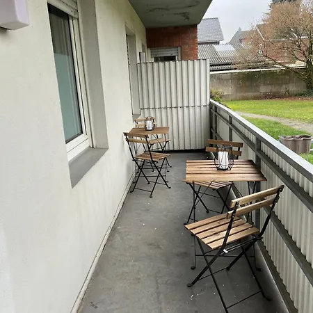 Geräumige Handwerkerunterkunft Mit Balkon *