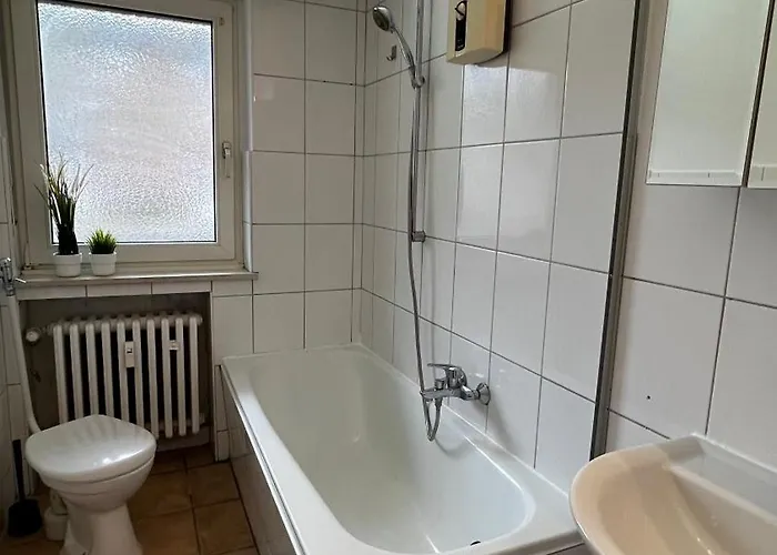 Geraeumige Handwerkerunterkunft Mit Balkon *